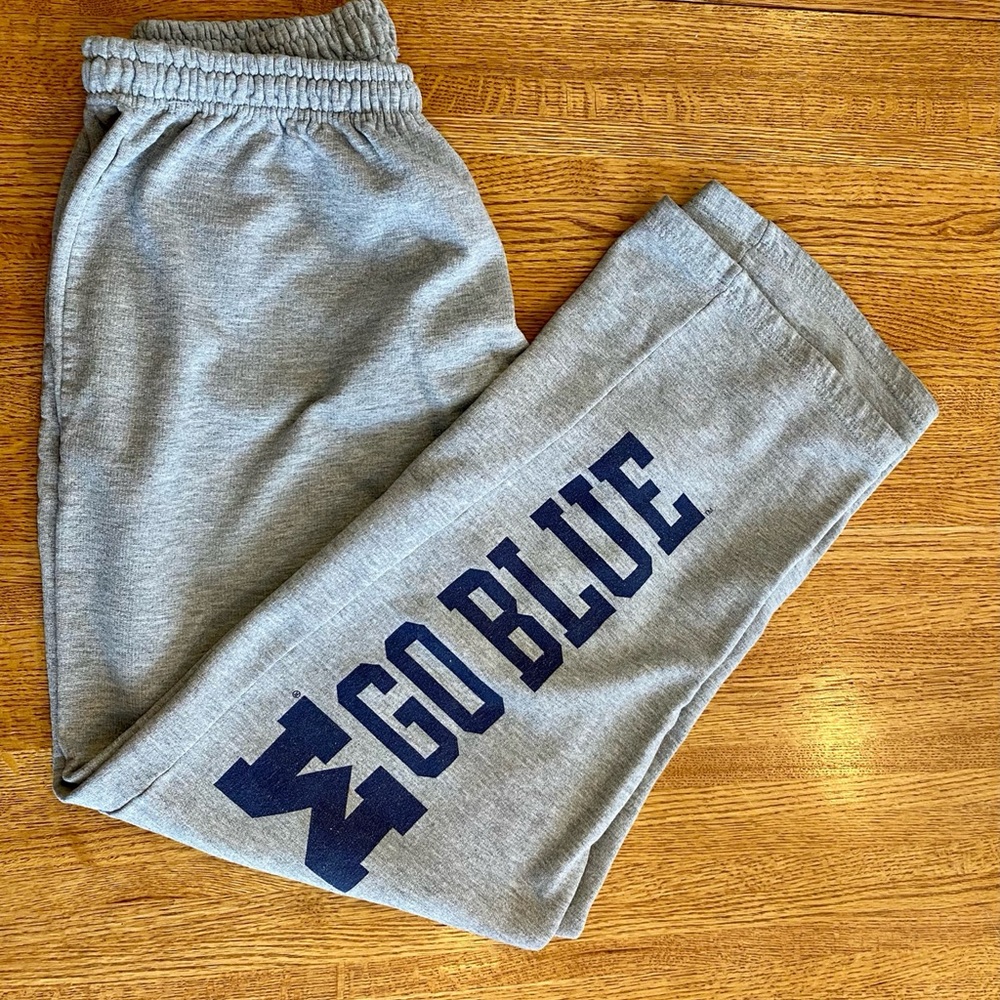 Sweatpants “go blue”